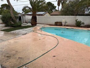 5504 W Bartlett Ave in Las Vegas, NV - Building Photo - Building Photo