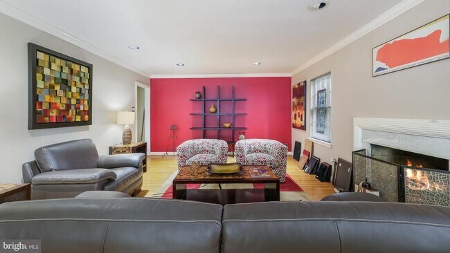 646 Green Briar Rd in Elkins Park, PA - Building Photo - Building Photo