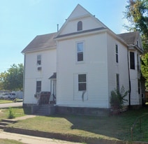 501 W 7th St in Sedalia, MO - Building Photo