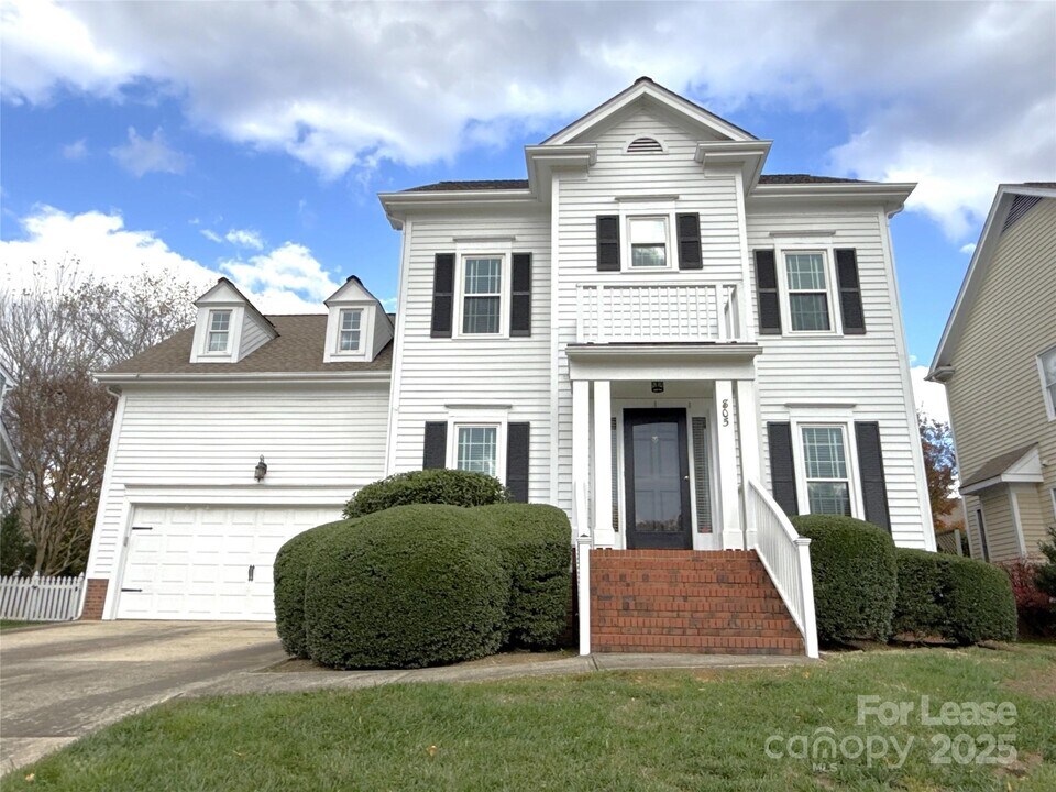 805 Stargard Ct in Charlotte, NC - Building Photo
