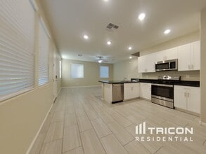 12571 W Gentle Rain Rd in Peoria, AZ - Building Photo - Building Photo