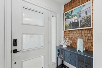 573 Boca Ciega Point Blvd N in St. Petersburg, FL - Building Photo - Building Photo