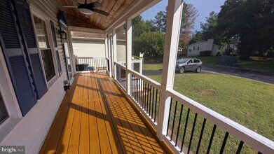 5813 Shana Pl in Burke, VA - Building Photo - Building Photo