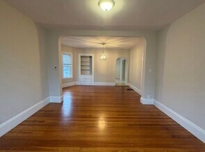 10 Lambert Ave, Unit 10 Lambert Ave in Chelsea, MA - Foto de edificio - Building Photo