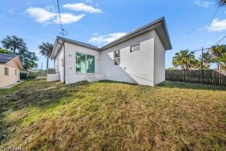 11607 Pawley Ave in Bonita Springs, FL - Building Photo - Building Photo