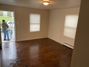 59 Middle Rose St in Trenton, NJ - Building Photo - Building Photo