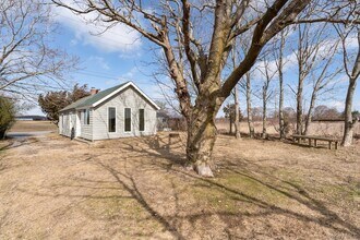 396 Reeves Ave in Riverhead, NY - Building Photo - Building Photo