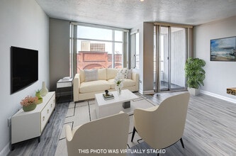 2222 Detroit Ave, Unit 718 in Cleveland, OH - Building Photo - Building Photo