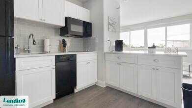 305 Dr. M.L.K. Jr St S in St. Petersburg, FL - Building Photo - Building Photo
