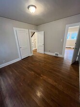 5330 Rockhill Rd in Kansas City, MO - Building Photo - Building Photo