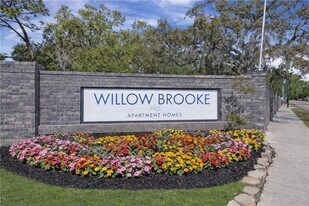 Willow Brooke Apartments in Tampa, FL - Building Photo