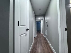 2123 Central Ave, Unit 2 in Dubuque, IA - Foto de edificio - Building Photo