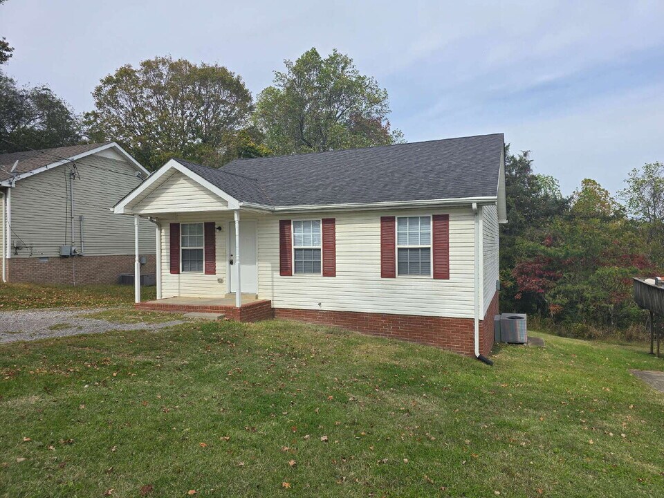 2404 N Ford St in Clarksville, TN - Building Photo