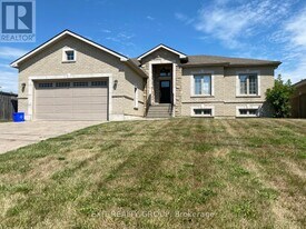 18100 Telephone Rd in Quinte West, ON - Building Photo