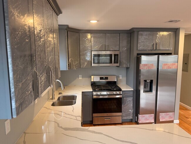 288 S 7th St in Newark, NJ - Building Photo - Building Photo