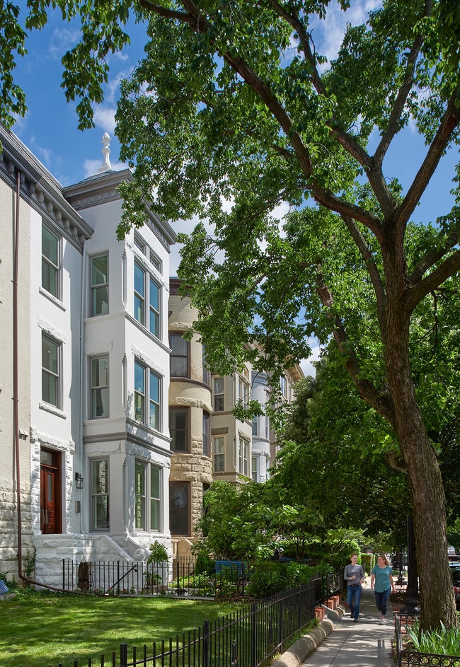 1739 17TH ST NW, Unit Apt 2 in Washington, DC - Foto de edificio - Building Photo