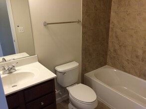 8275 Heritage Crossing Ct in Manassas, VA - Building Photo - Building Photo