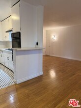 6013 Carlton Way in Los Angeles, CA - Building Photo - Building Photo