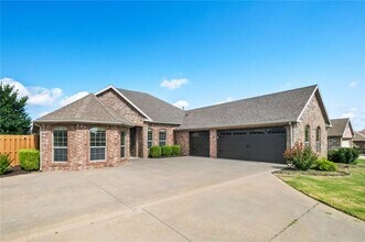 2506 SW Glenn Ridge Rd in Bentonville, AR - Building Photo - Building Photo