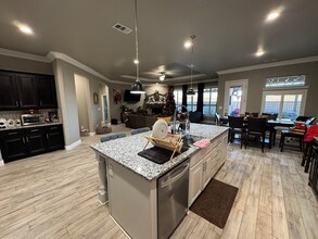 6014 Silent Rain Dr in Midland, TX - Building Photo - Building Photo