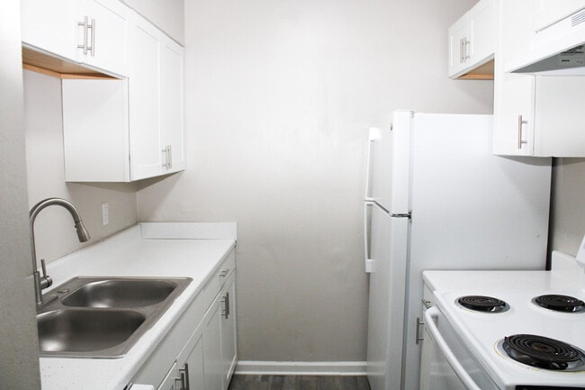 The Residences at Glen Oaks