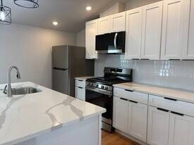 254 Salem St, Unit 2 in Medford, MA - Building Photo