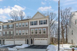 14 Lilac Cir in Mount Laurel, NJ - Building Photo