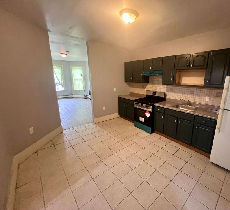 311 Summer Ave in Newark, NJ - Building Photo
