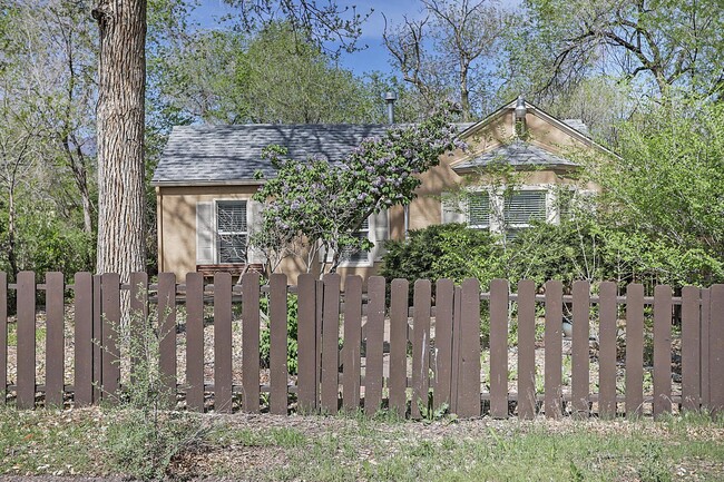 Well-Maintained Cottage with Private Yard