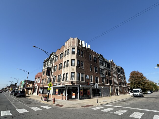 6250 S Mozart in Chicago, IL - Building Photo - Primary Photo