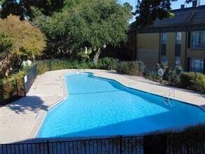 4816 Amesbury Dr in Dallas, TX - Building Photo - Building Photo