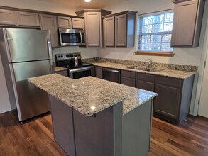 268 S Rolling Woods Way in Fayetteville, AR - Building Photo - Building Photo