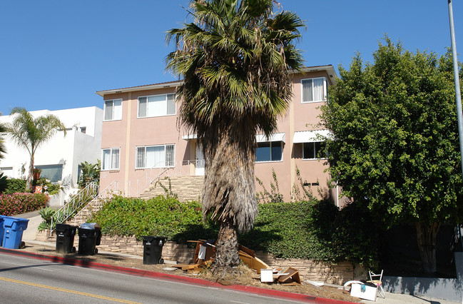 546 N Normandie Ave in Los Angeles, CA - Foto de edificio - Building Photo