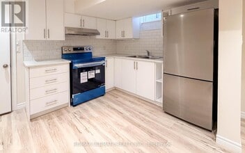 403 Winona Dr in Toronto, ON - Building Photo - Building Photo