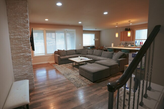 13026 56th Ave S, Unit # Master in Tukwila, WA - Building Photo - Building Photo