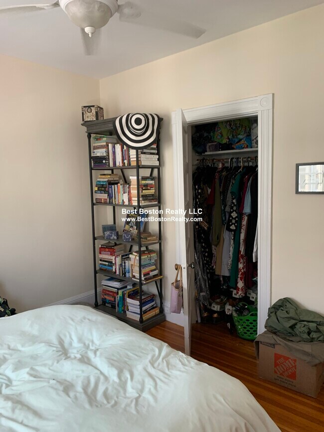 51 Ibbetson St, Unit 3 in Somerville, MA - Foto de edificio - Building Photo