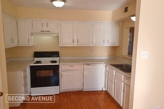 7943 Ellinger Ln in Houston, TX - Building Photo - Building Photo