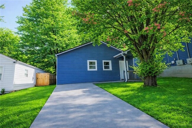 1056 Grant Way SE in Atlanta, GA - Building Photo - Building Photo