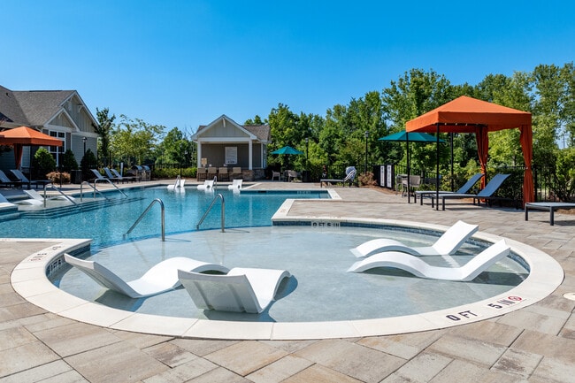 Ascent at Mallard Creek Apartments