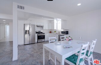 1017 S Bedford St in Los Angeles, CA - Building Photo - Building Photo