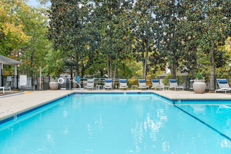 Woodlyn on the Green Apartment Homes in Cary, NC - Building Photo - Building Photo