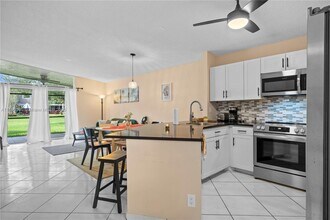15712 Woodgate Ct in Sunrise, FL - Building Photo - Building Photo