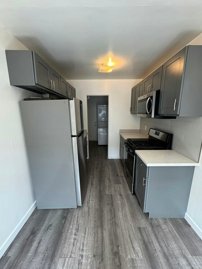 1156 Van Buren Ave in Los Angeles, CA - Building Photo - Building Photo