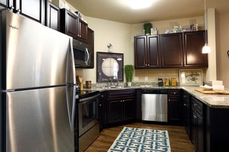 The Hamptons in Statesboro, GA - Building Photo - Building Photo