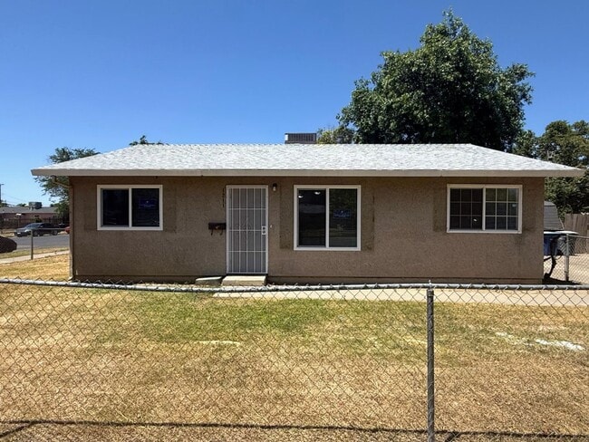 property at 1211-1215 H St