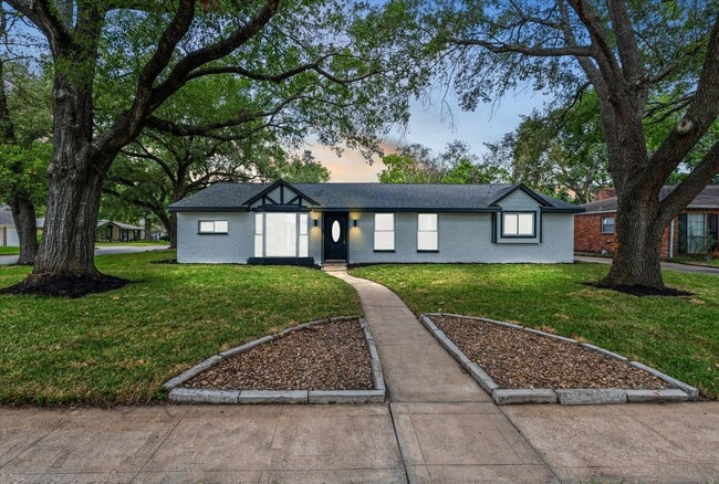 10730 Wickersham Ln