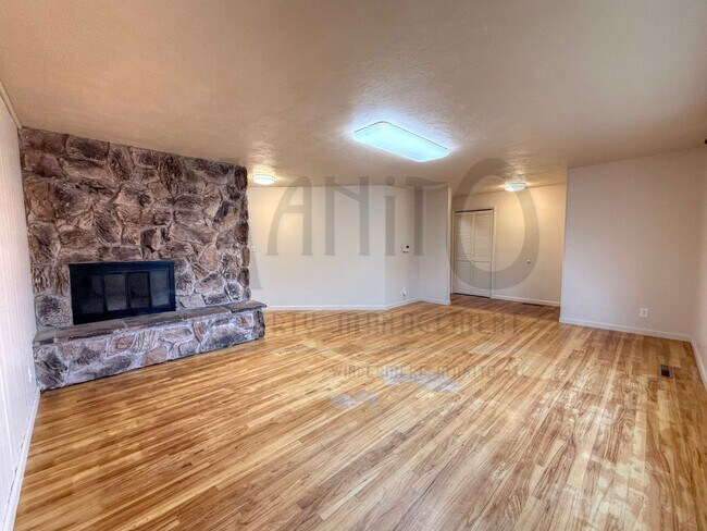 1210 W Warn Way in Spokane, WA - Building Photo - Building Photo