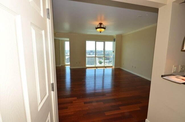 1 Nassau St, Unit 1 Nassau St Unit 2107 in Boston, MA - Building Photo - Building Photo