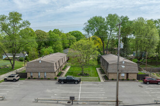 Park Ridge Manor Condos in Coraopolis, PA - Building Photo - Building Photo