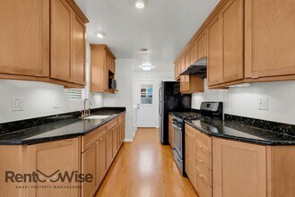 2406 Kehoe Ave in San Mateo, CA - Building Photo - Building Photo